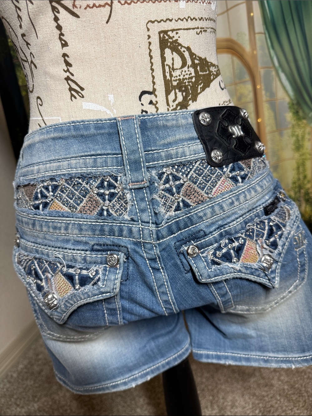Miss Me Embellished Light Blue Denim Size US 26 Mid Shorts EUC - Picture 2 of 12